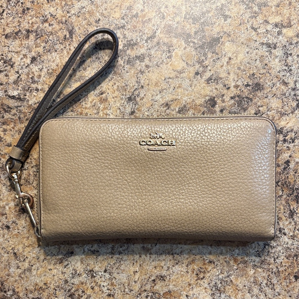 Coach Pebble Leather Wristlet